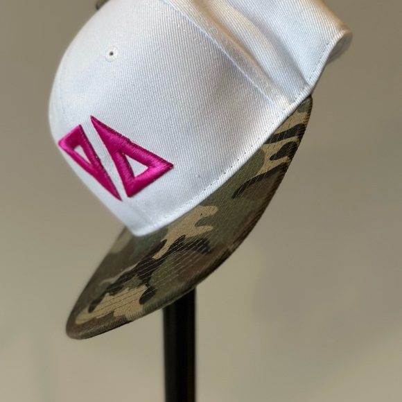 Limited Edition Thick As Thieves Logo SnapBack Cap- White/Camo with Pink 3D Logo - Picture 3 of 5